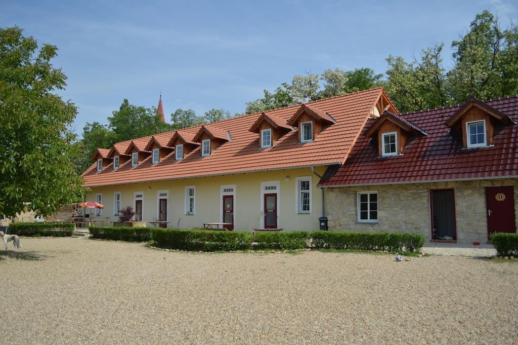Stara Fara Hotel Chržín Екстериор снимка